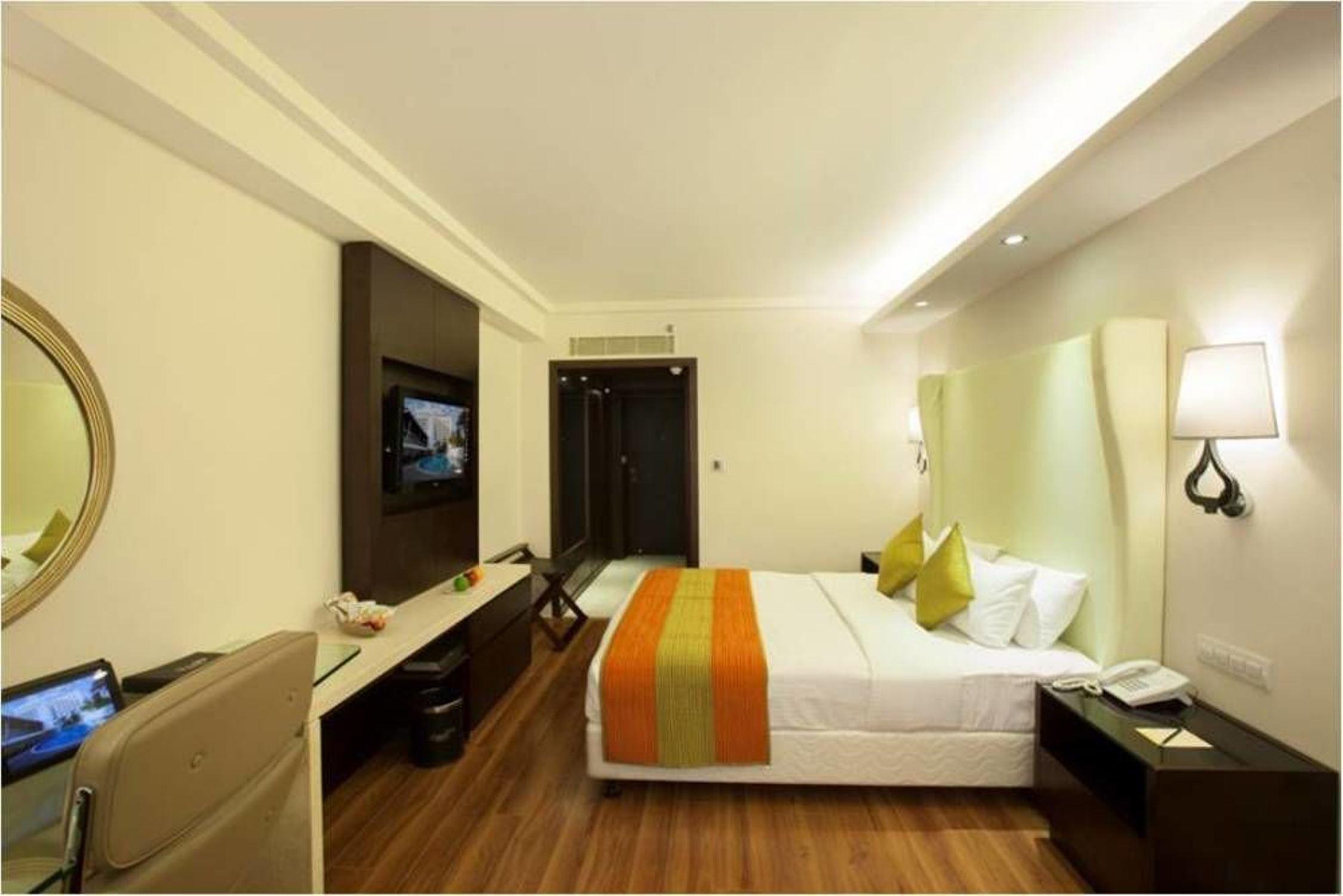 ซาเวรา Hotel เชนไน ภายนอก รูปภาพ