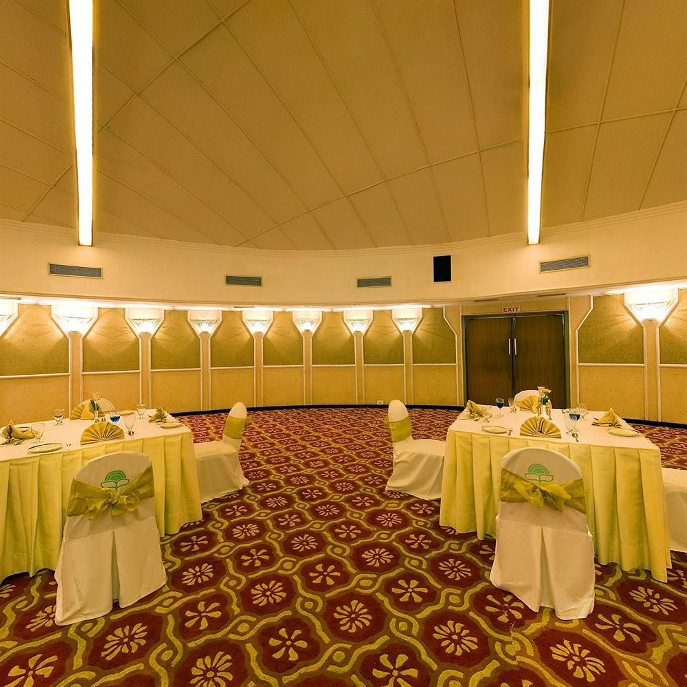 ซาเวรา Hotel เชนไน ภายนอก รูปภาพ
