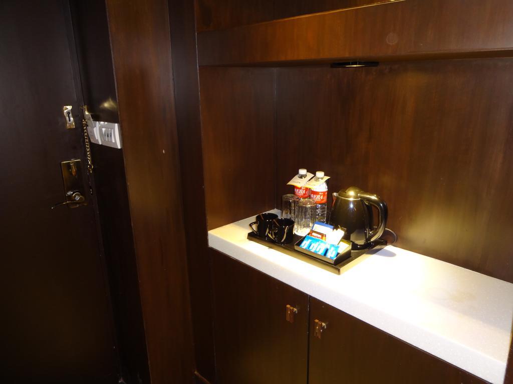 ซาเวรา Hotel เชนไน ภายนอก รูปภาพ
